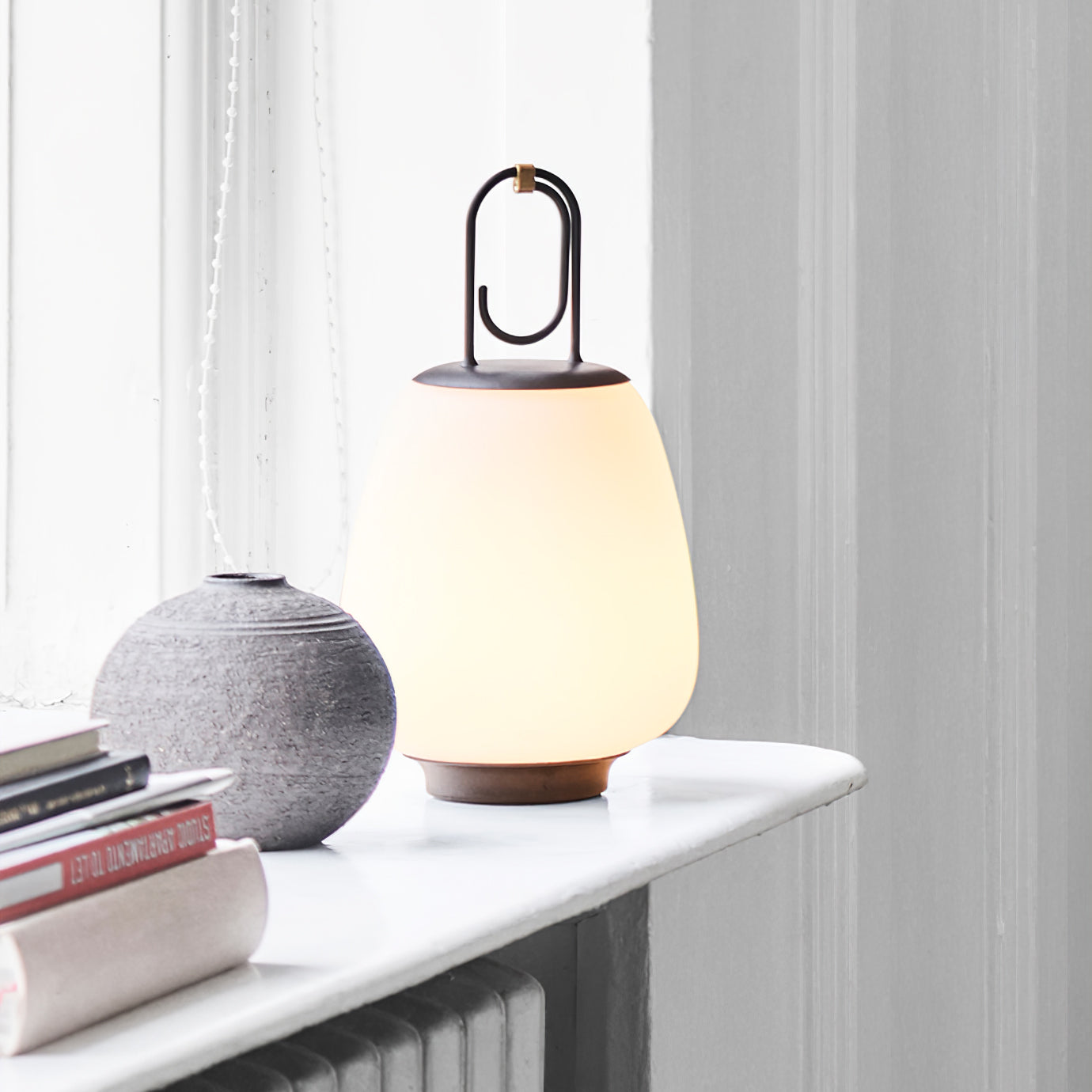 Voyage - Lantern with Built-in Battery