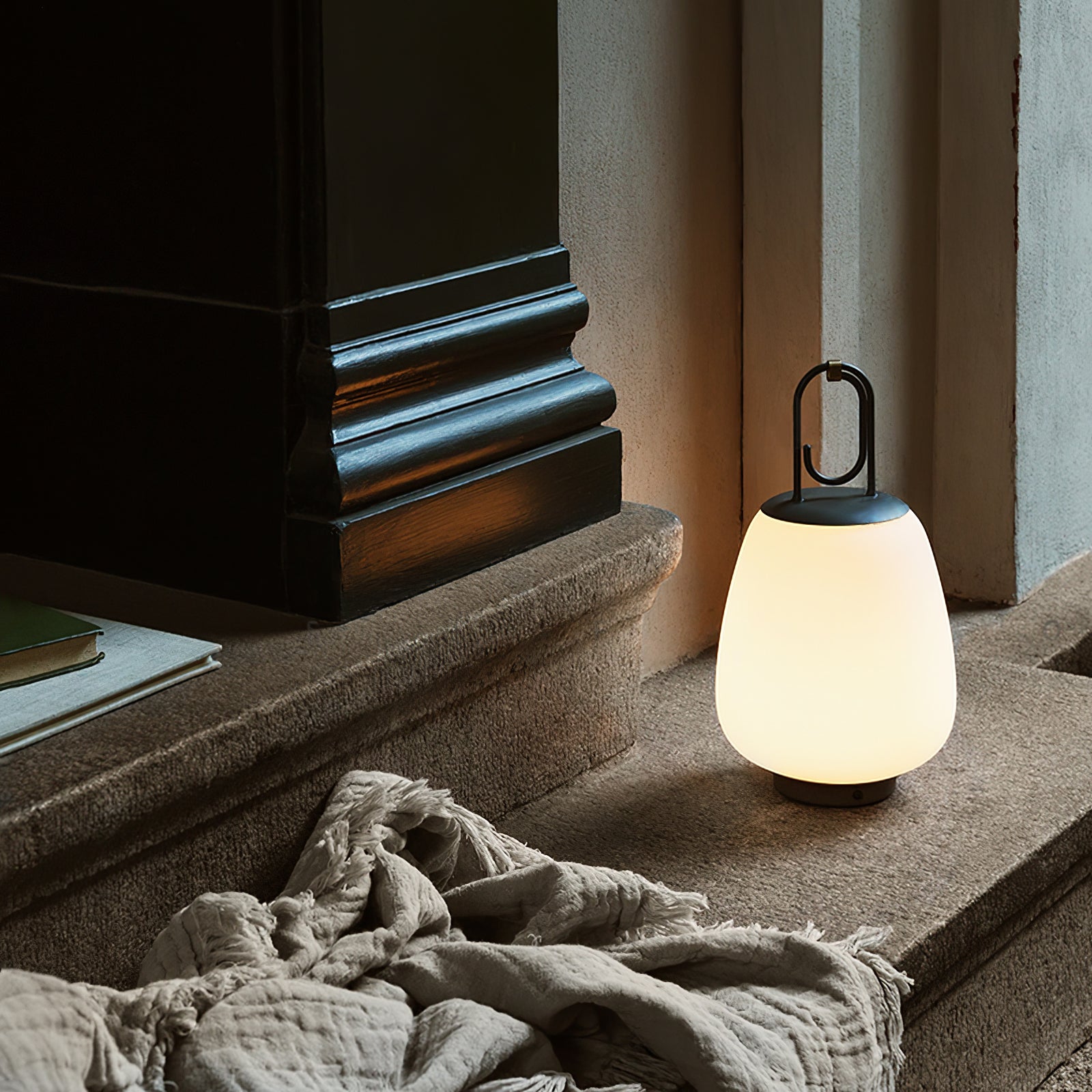 Voyage - Lantern with Built-in Battery