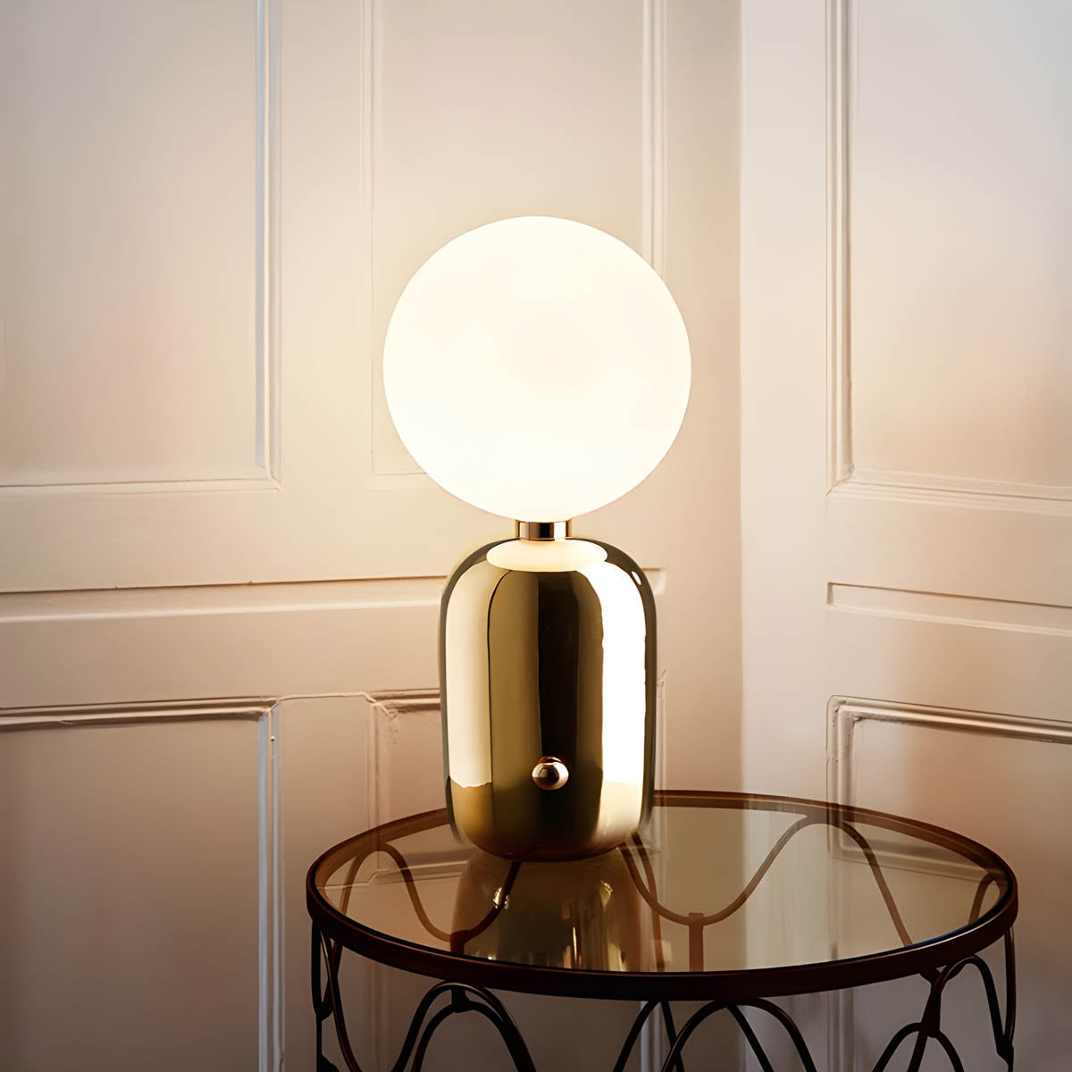 RAISO - Elegant and Refined Lamp