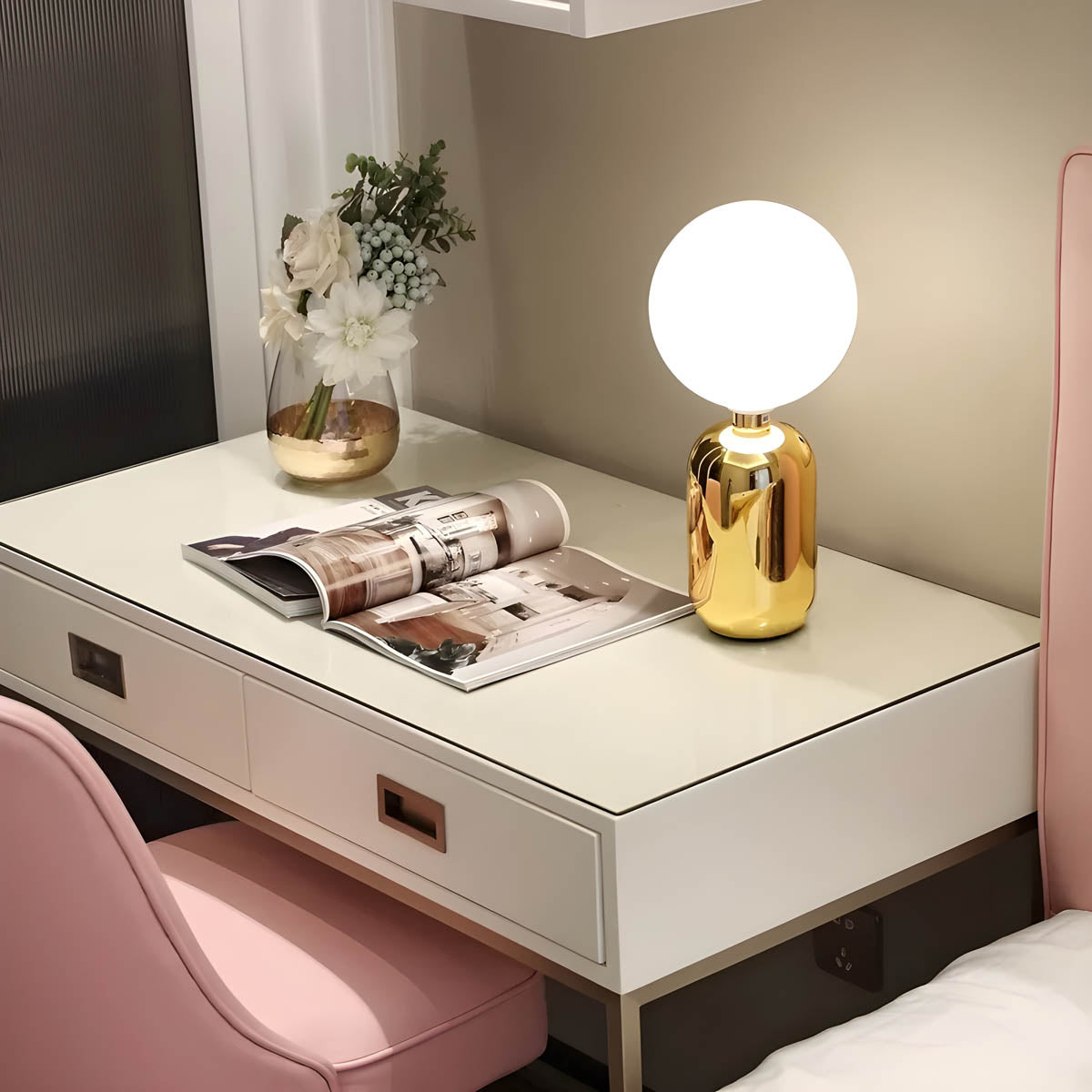 RAISO - Elegant and Refined Lamp
