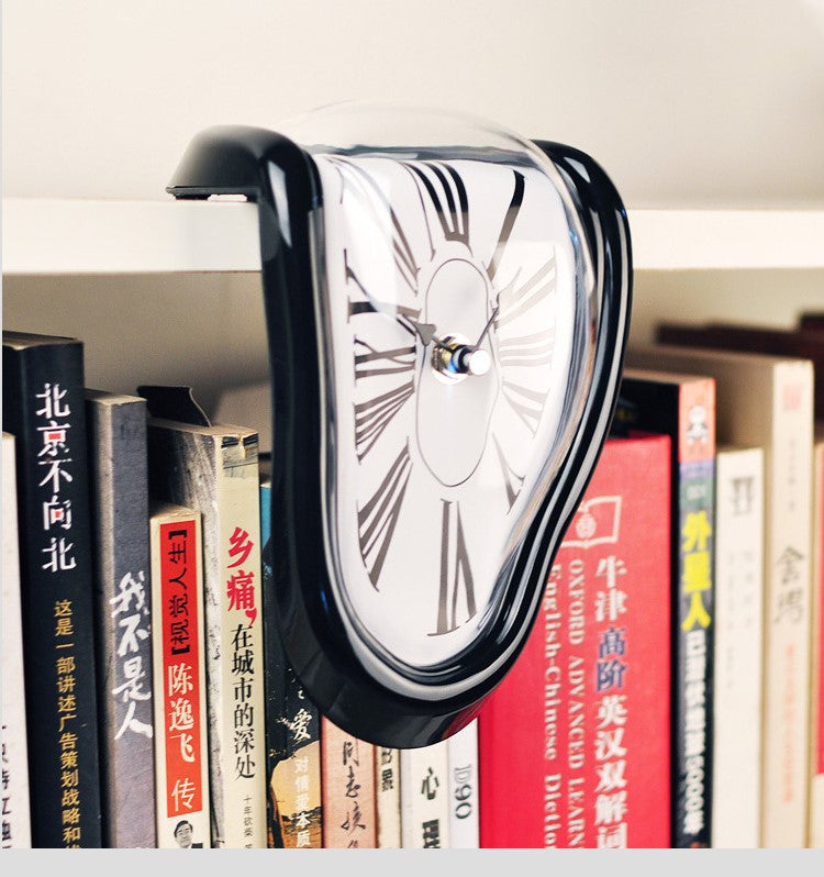 TimeFlow - Melting Distorted Wall Clock