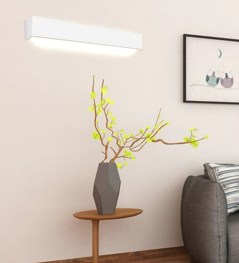 White_Modern_LED_Wall_Lamp_23a96fc5-c721-436c-8c63-624419b55787.jpg