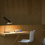 Illuma - Modern and Sleek Lamp