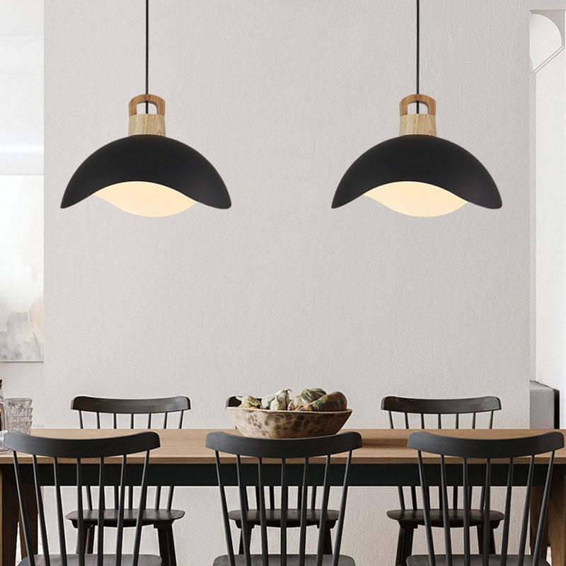ElegantLuxe - Vintage Pendant Light in Black Metal