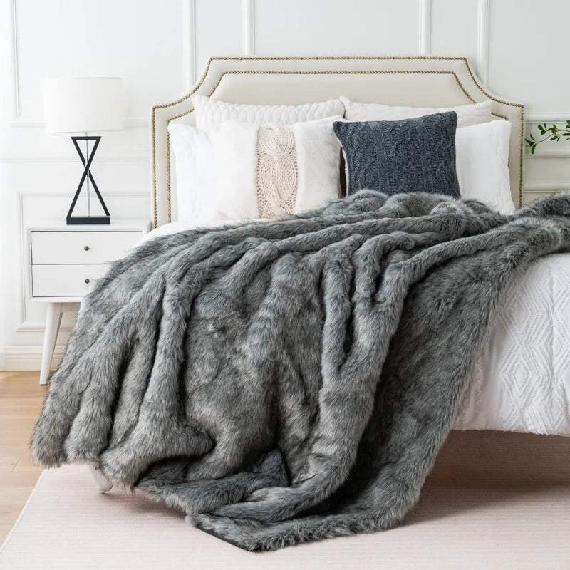 Luxurious Faux Fur Blanket – Ultimate Comfort and Elegance for Your Home