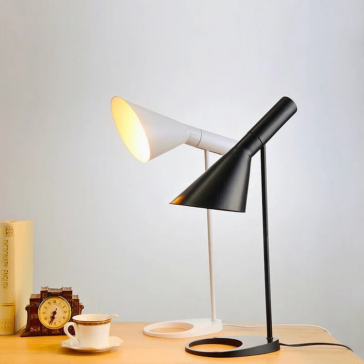 Illuma - Modern and Sleek Lamp